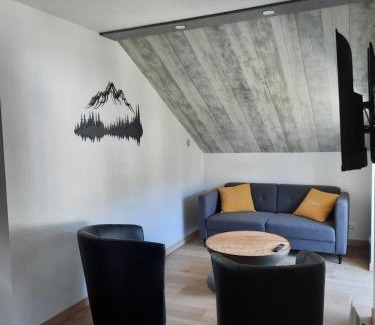 La Bourboule Apartment | La Bourboule - Étoile des neiges - Appartement refait à neuf - 2 chambres wifi - randonnée la Roche des Fées
