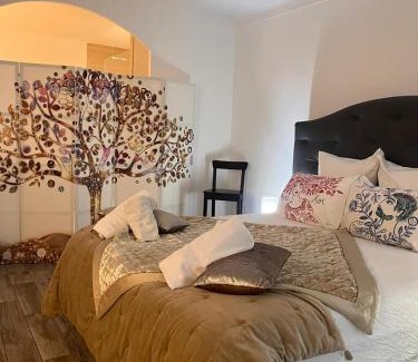 Saint-Tropez City Centre Apartment | La Bravade Luxe et sérénité au cœur de Saint-Tropez Suites spacieuses avec jardin enchanteur