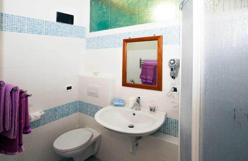 Ischia Porto Bed & Breakfast | La Brezza B&B Ischia