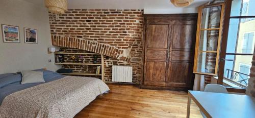 Cahors Old Town Apartment | La Brique Cadurcienne