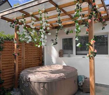 Sainte-Genevieve-des-Bois Apartment | La Bulle spa barbecue netflix - Paris Orly