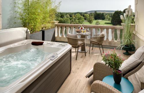 Joigny Hotel | La Côte Saint Jacques