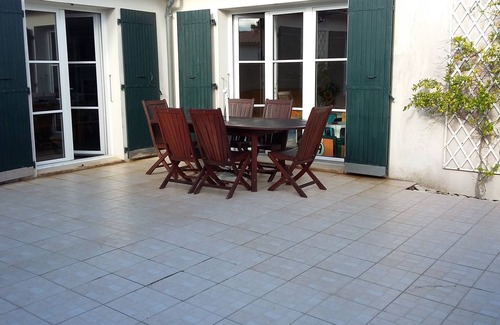 Saint-Clement-des-Baleines House | La Conche beach on foot
