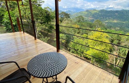 Villeta Cabin | LA CABAÑA DE DANTE