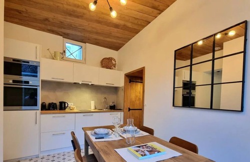 Honfleur Apartment | La Cabane de Champlain | Terrace | City Center | 2 Guests
