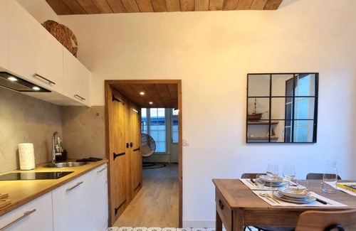 Honfleur Apartment | La Cabane de Champlain | Terrace | City Center | 2 Guests