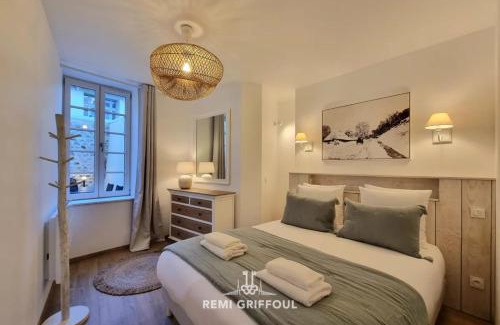 Honfleur Apartment | La Cabane de Champlain Terrace City Center 2 Guests
