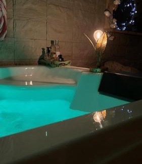 Barjols Other | La cabane des amoureux du jardin