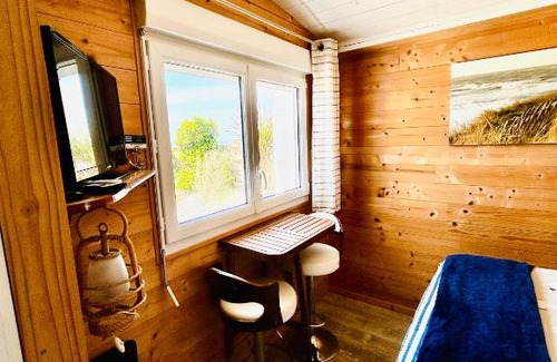 Barneville-Carteret Bed & Breakfast | "La Cabine" vue mer B&B à la VILLA PLEIN VENT