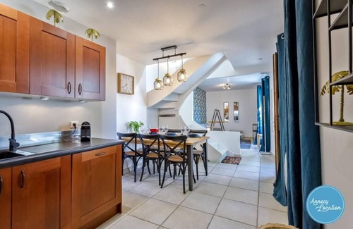 Menthon-Saint-Bernard House | La Cachette du Lac – Near the Lake