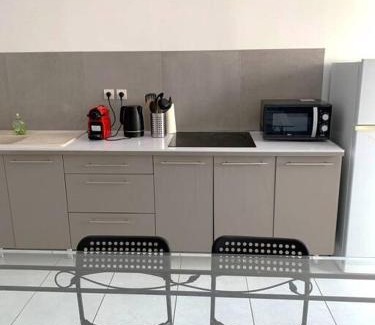 Armeau Apartment | La Cachette Calme à Armeau