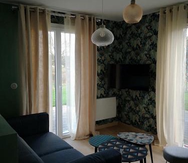 Fourneville House | La cachette d'Anne-Charlotte (jardin, parking dans la campagne Honfleuraise)