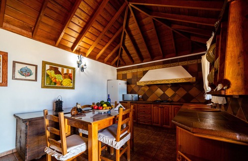 Arecida Cottage | La Capellana Rural House with private heated pool, sauna and sea view