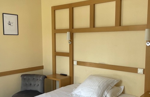 Chateauneuf-sur-Loire Hotel | La Capitainerie