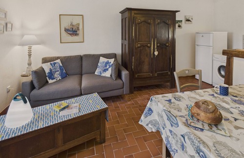 Guilvinec Ski Chalet | La Caravelle – Accommodation for 3 in a Cottage