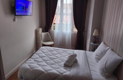 Riom Hotel | La Caravelle