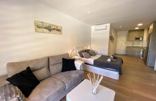 Marbella Apartment | La Carolina Marbella Pool View Studio
