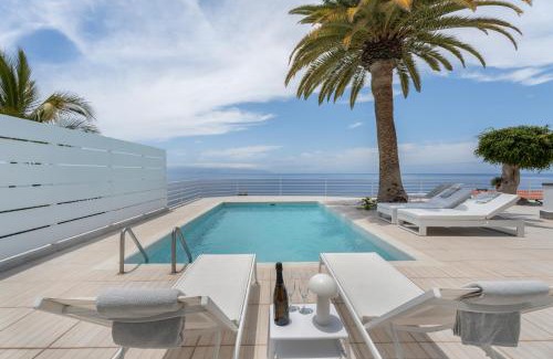 Los Gigantes House | La Casa de Los Gigantes