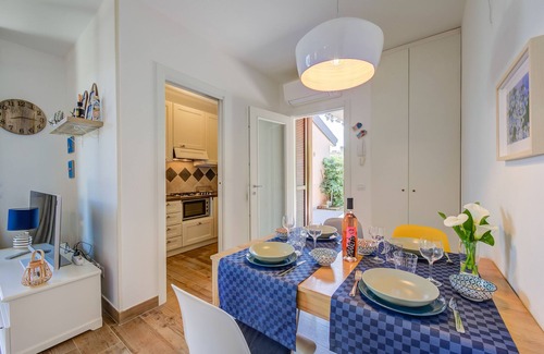 Padenghe sul Garda Apartment | La Casa Accanto With Shared Pool, Padenghe sul Garda, Italy