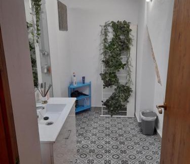 Chelva House | LA CASA AZUL