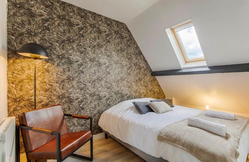 Falaise Apartment | La Casa Centra Charm at Falaise's Downtown