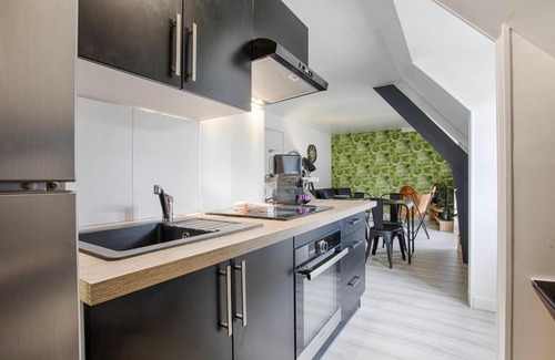 Falaise Apartment | La Casa Centra Charm at Falaise's Downtown