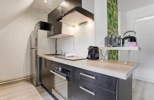 Falaise Apartment | La Casa Centra Charm at Falaise's Downtown
