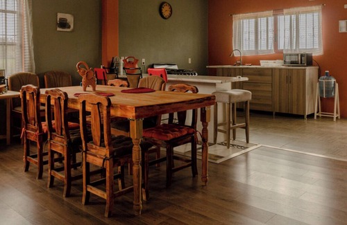 Agencia Municipal Santa Cruz House | La Casa De Cristal. Pet friendly and confortable