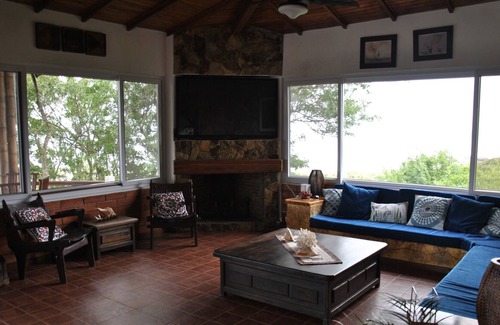 Curia Villa | La Casa de Curia, Beautiful Ocean View House with pool, at best beach in Ecuador