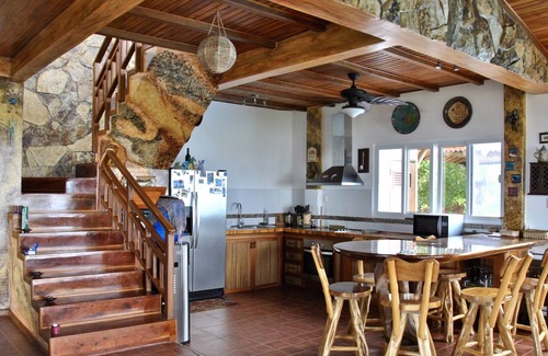 Curia Villa | La Casa de Curia, Beautiful Ocean View House with pool, at best beach in Ecuador