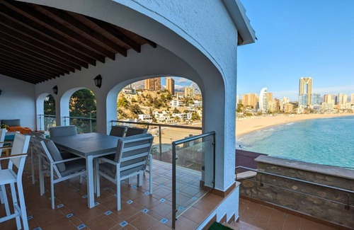 Benidorm Ski Chalet | LA CASA DE LOS ARCOS