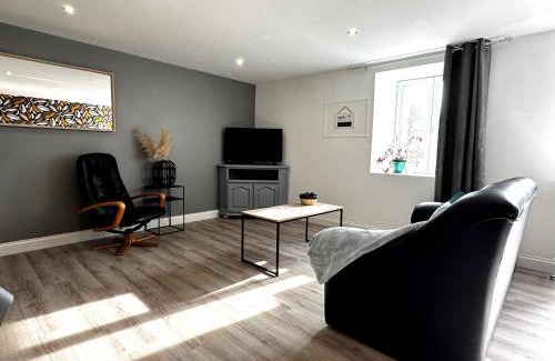 Mohon House | La Casa de Mike