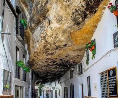 Setenil de las Bodegas Apartment | La Casa Del Rio