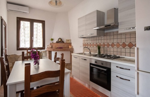 Gonnesa House | La Casa di Annetta - Three Bedroom House, Sleeps 6