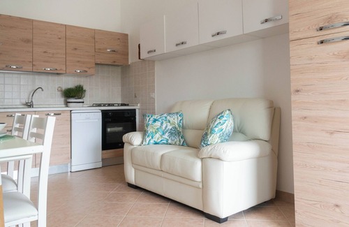 Tanaunella Apartment | La Casa di Asia - Two Bedroom Apartment, Sleeps 4