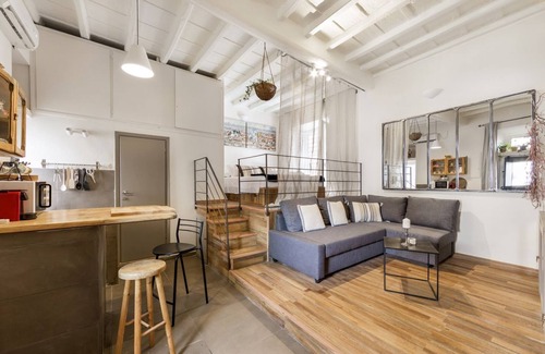 Trastevere Apartment | La Casa di Bianca, stay in the heart of Trastevere