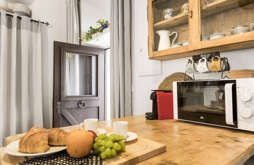 Trastevere Apartment | La Casa di Bianca, stay in the heart of Trastevere