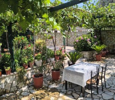 Qeparo Apartment | La Casa di Nonna