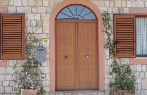 Santa Caterina Villarmosa Bed & Breakfast | La Casa In Pietra