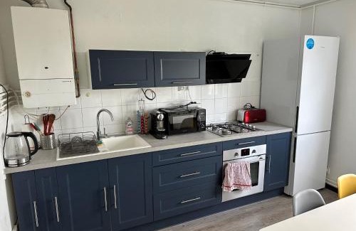 Monplaisir Apartment | La Casa Jungle, 3 bedrooms, Angers