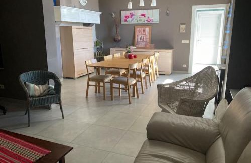 Plainevaux House | La Casa Kemtio