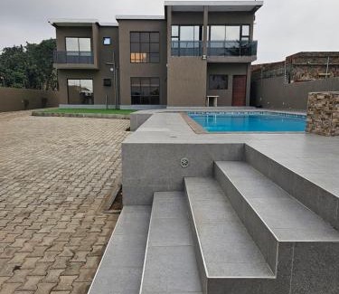 Matola House | La Casa Modesta