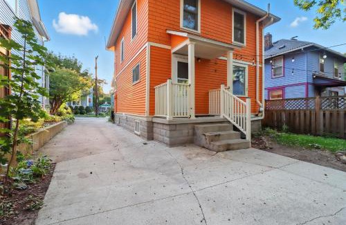 Old West Side House | La Casa Naranja home
