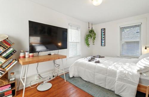 Old West Side House | La Casa Naranja home