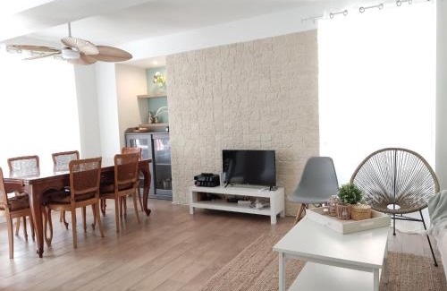 Opoul-Perillos House | La Casa Rosa