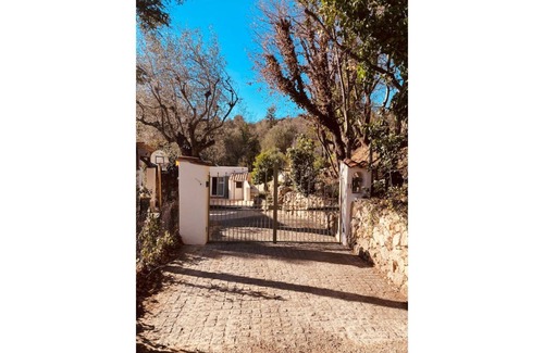 Le Rouret House | La Casa Siesta