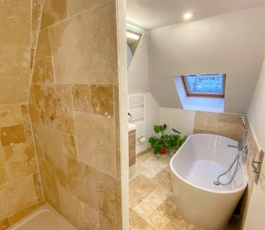 Bethune Apartment | La casa Terracotta - centre ville , spacieux & confortable