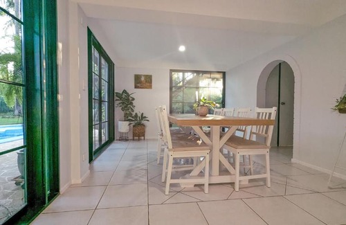 Leanyer Villa | La Casa Tropical - Your own private oasis!