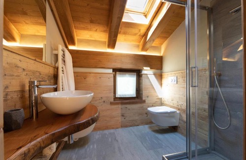 La Salle House | La Cascata Chambres d'hôtes