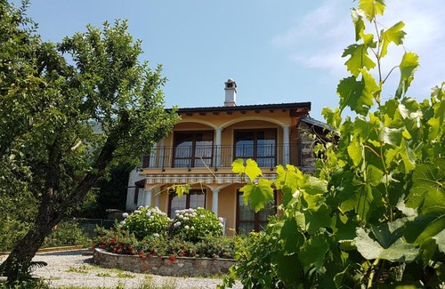Porto Valtravaglia Villa | La Cascinetta